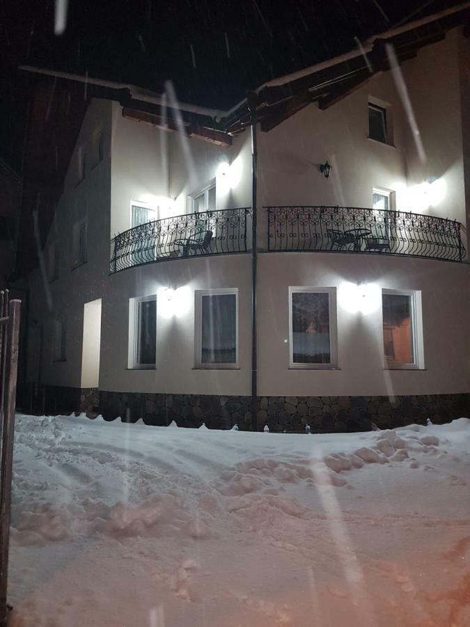 ホテル Popasul Calatorului モイセイ エクステリア 写真