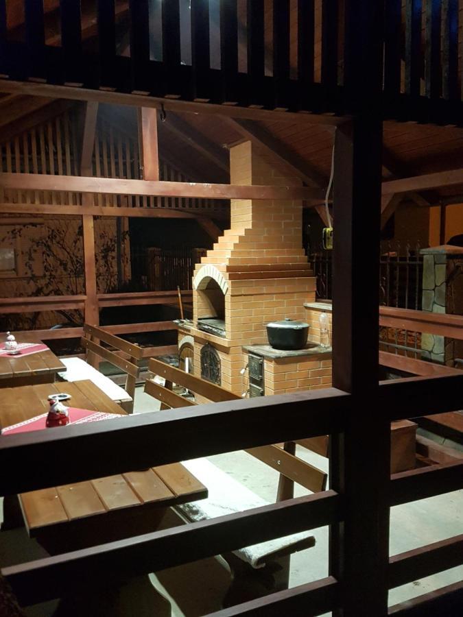 ホテル Popasul Calatorului モイセイ エクステリア 写真